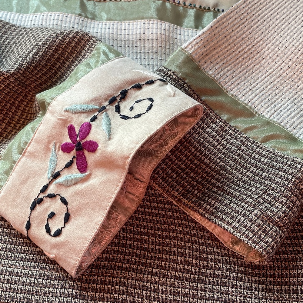 Faith by Celia Forrester Embroidered Floral Patchwork Long Sleeve Top Sage Taupe - Picture 7 of 8